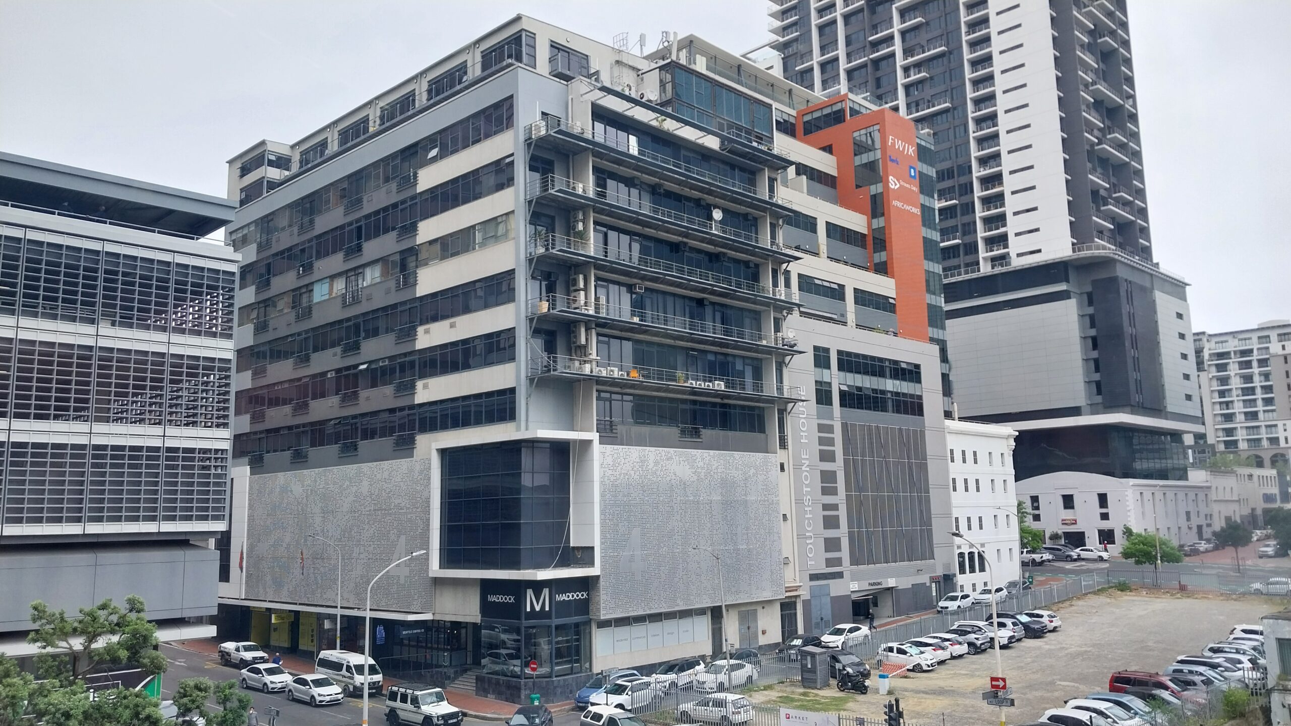 168 m² Office to Rent 4 Loop Street