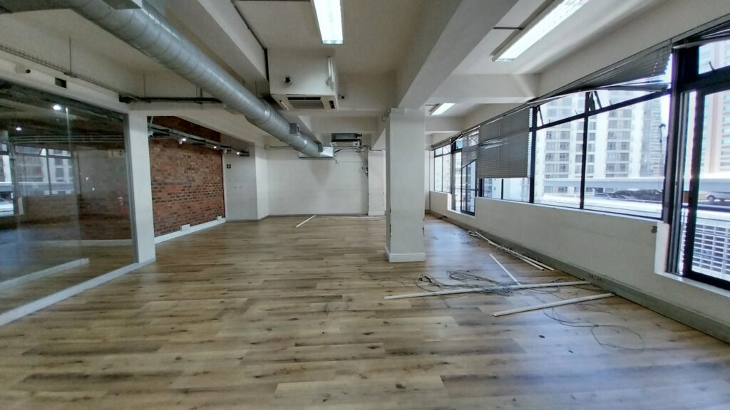 4 Loop Street