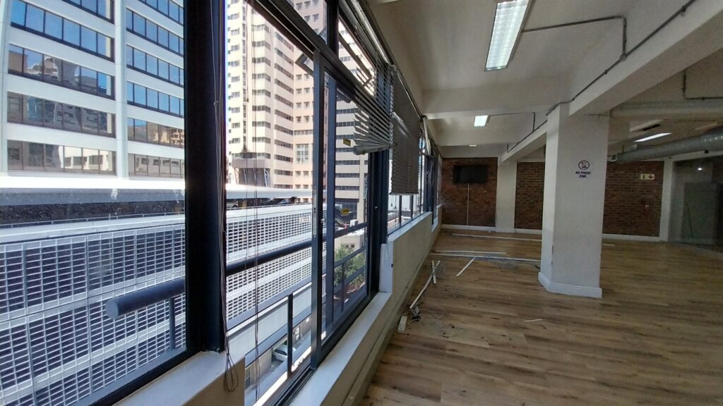 4 Loop Street