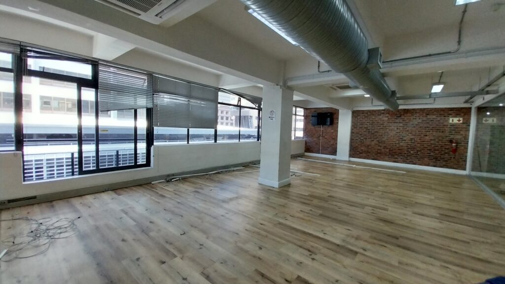 4 Loop Street