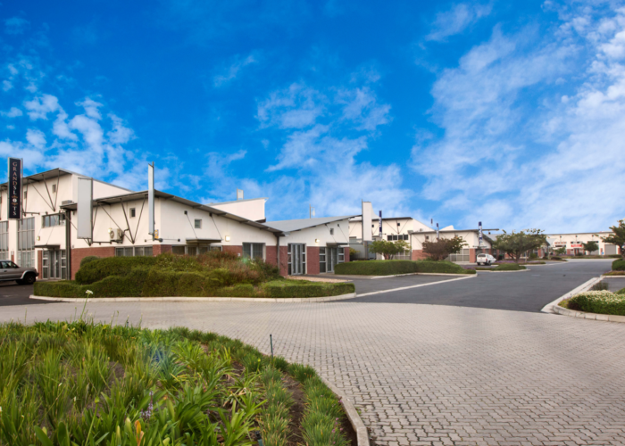 375 m² Warehouse to Rent Montague Gardens