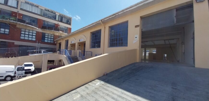 945 m² Warehouse to Rent Observatory