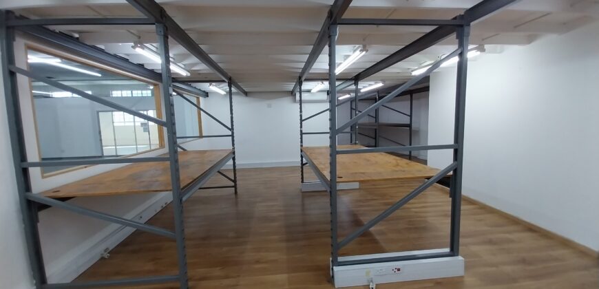 945 m² Warehouse to Rent Observatory