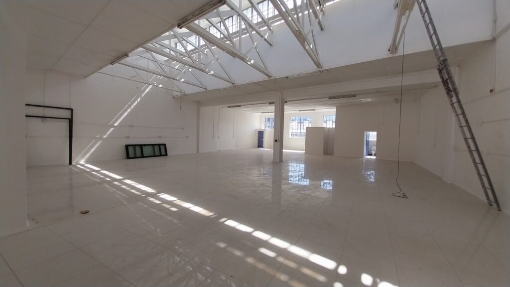 Warehouse to Let Observatory - St Michaels Park
