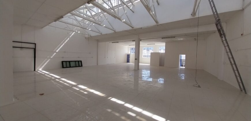 470 m² Warehouse to Rent Observatory