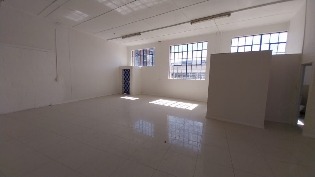 Warehouse to Let Observatory - St Michaels Park