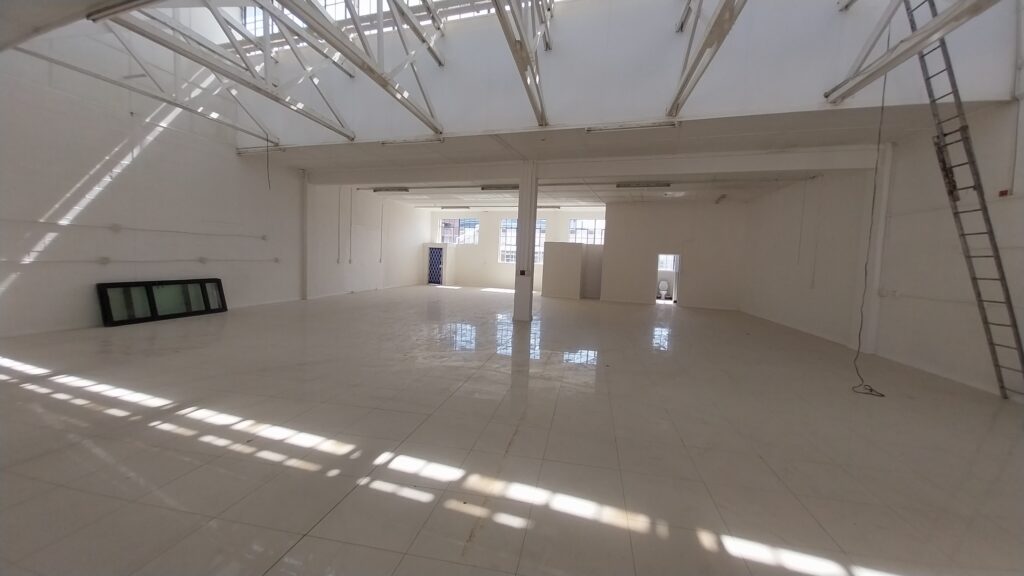 Warehouse to Let Observatory - St Michaels Park