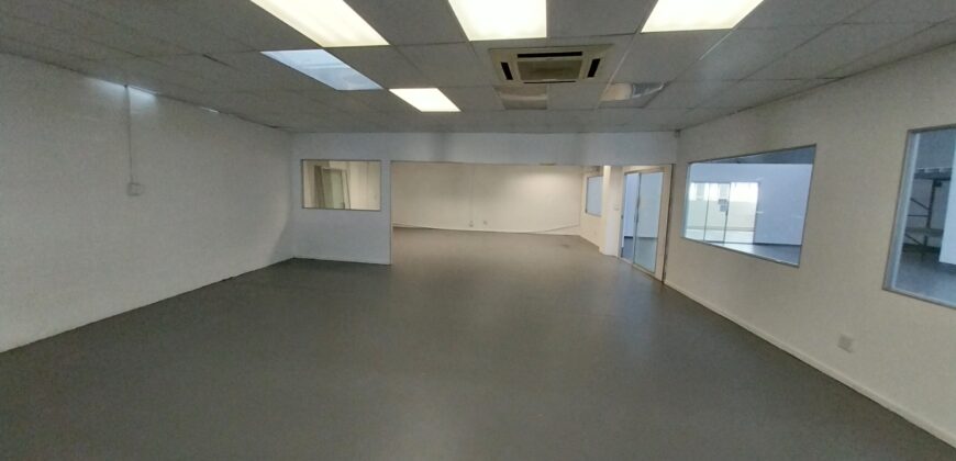 945 m² Warehouse to Rent Observatory