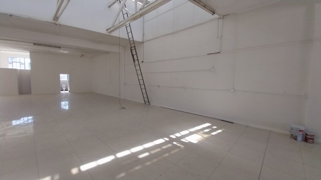 Warehouse to Let Observatory - St Michaels Park