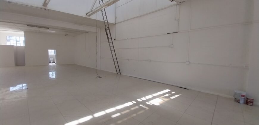 470 m² Warehouse to Rent Observatory