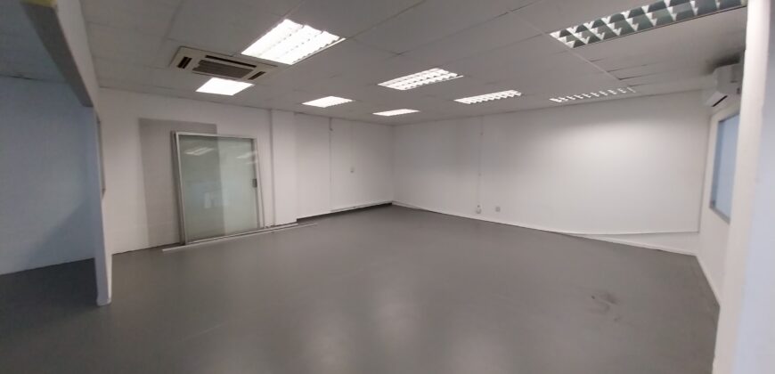 945 m² Warehouse to Rent Observatory