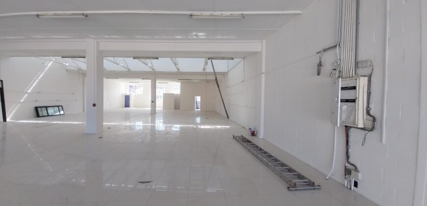 470 m² Warehouse to Rent Observatory