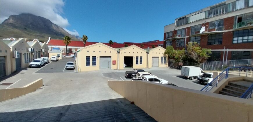 470 m² Warehouse to Rent Observatory
