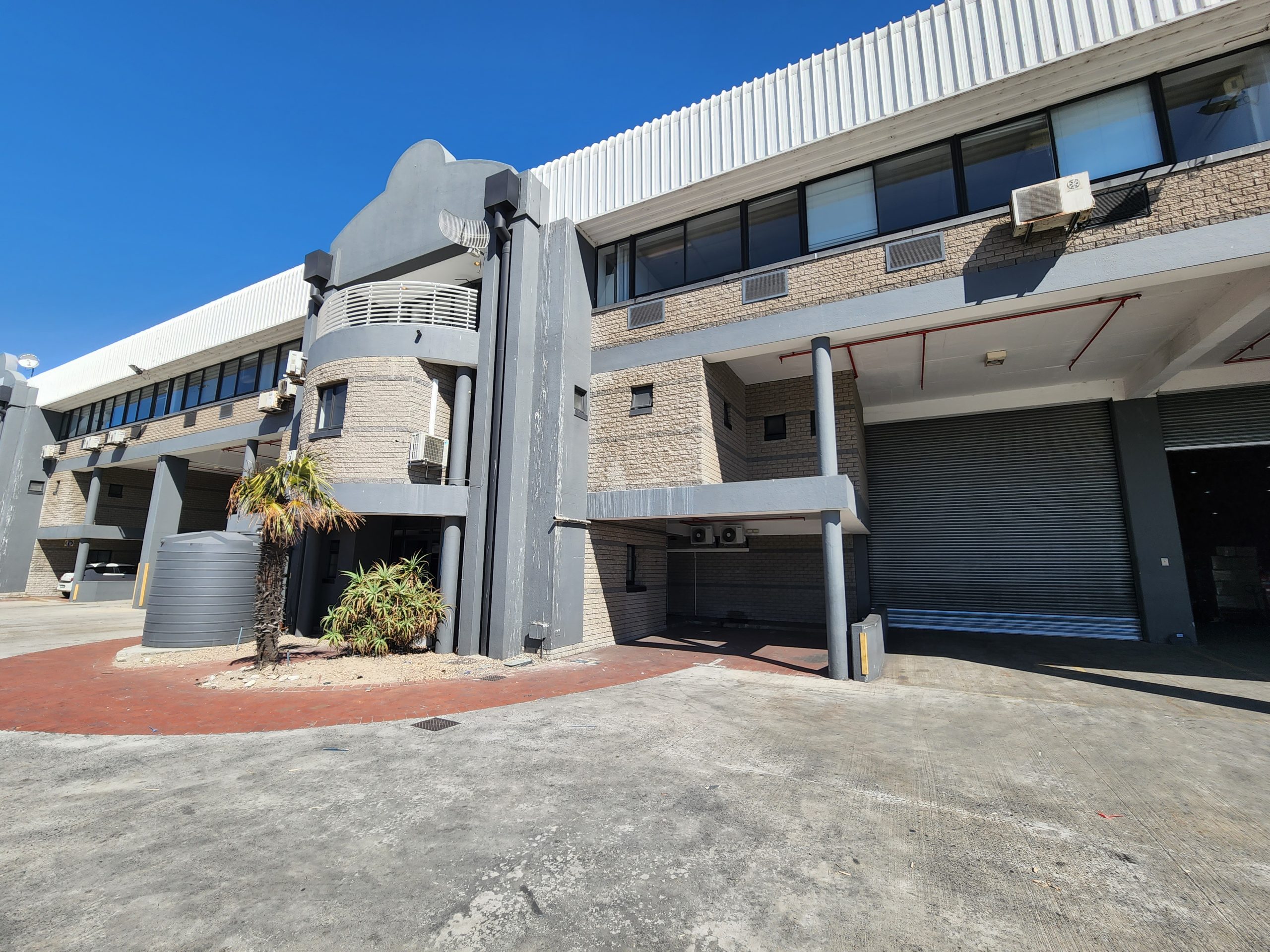2,618 m² Warehouse to Rent Epping