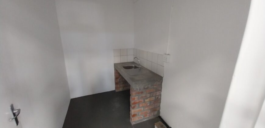 423 m² Warehouse to Rent Maitland