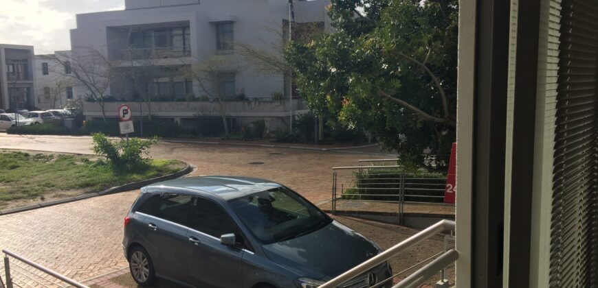 228 m² Office to Rent Century City