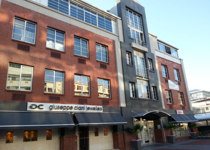 300 m² Office to Rent Green Point