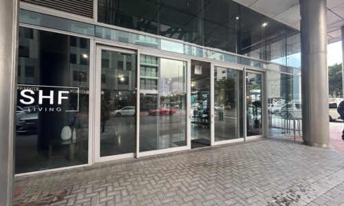 960 m² Showroom to Rent