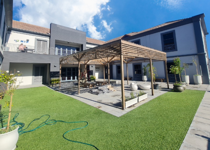 1,175 m² Office to Rent Century City