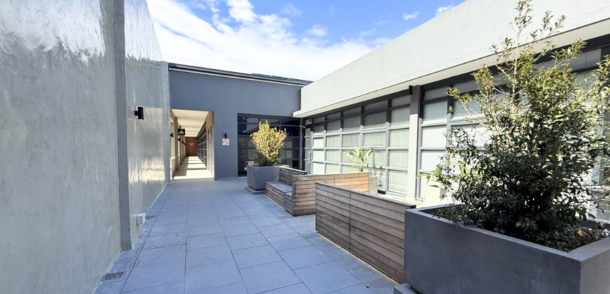 1,048 m² Office to Rent Black River Park