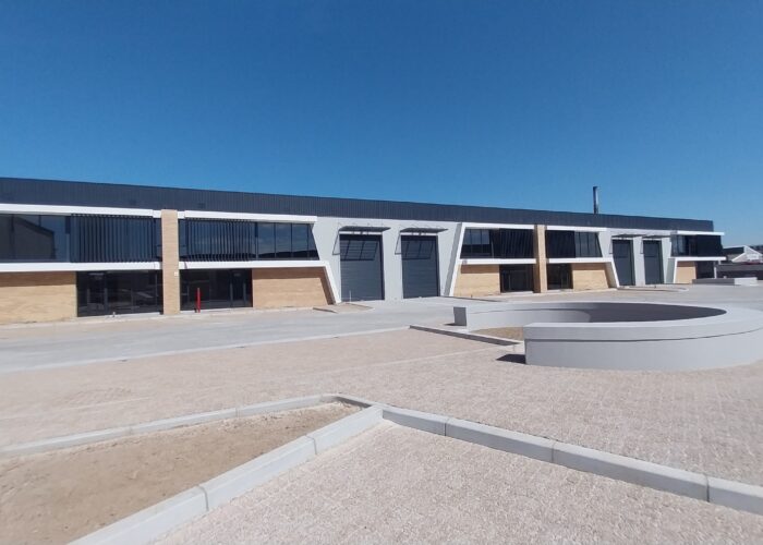 572 m² Warehouse to Rent Stikland