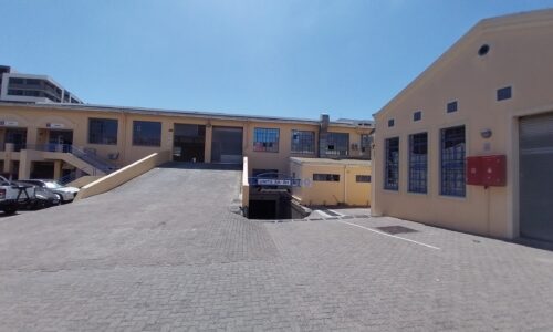 945 m² Warehouse to Rent Observatory