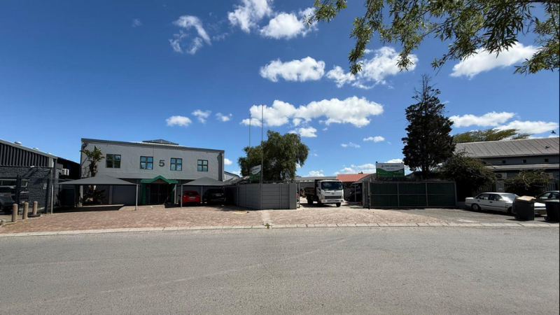 815 m² Warehouse to Rent Blackheath