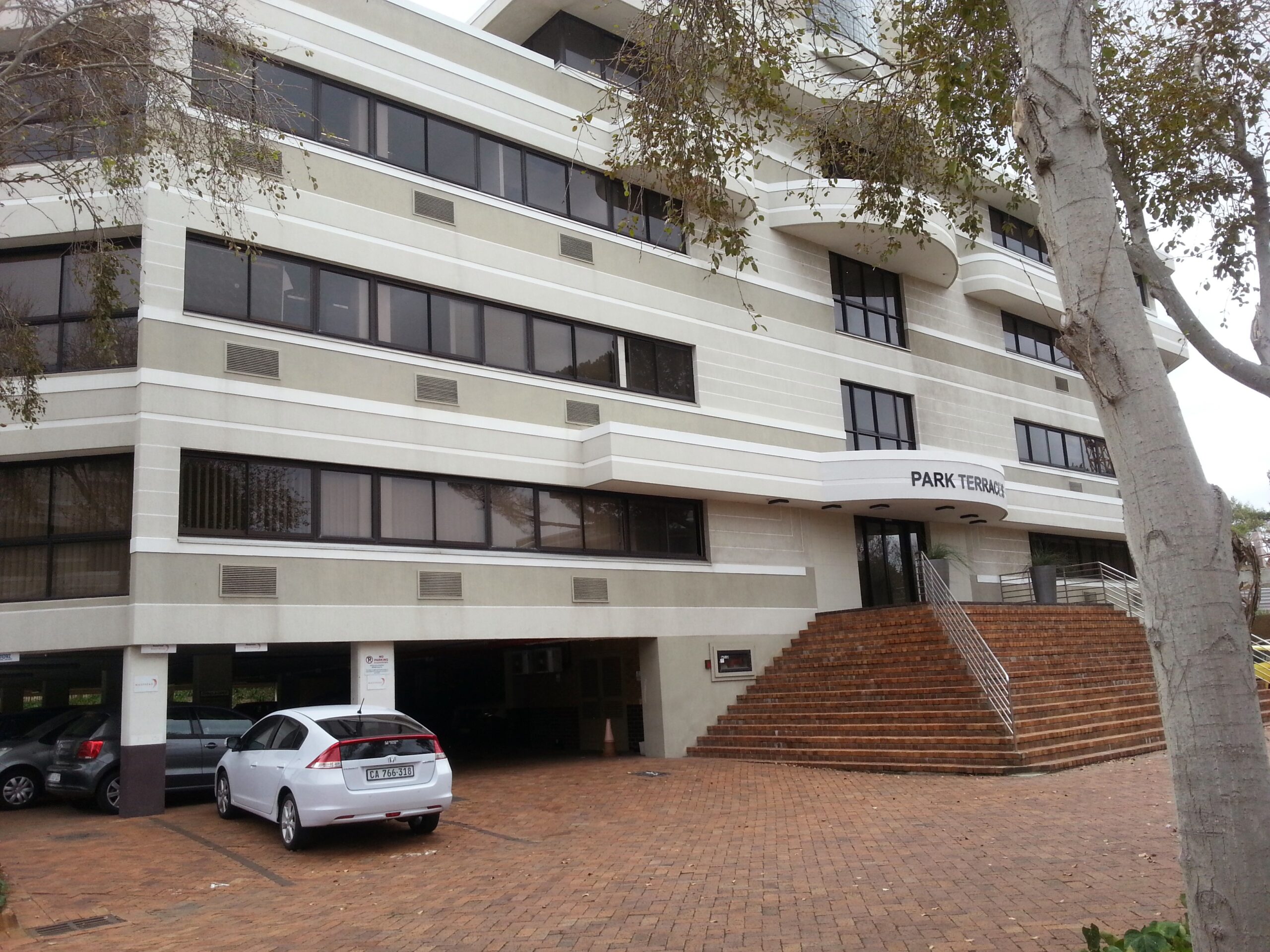 924 m² Office to Rent Golf Park