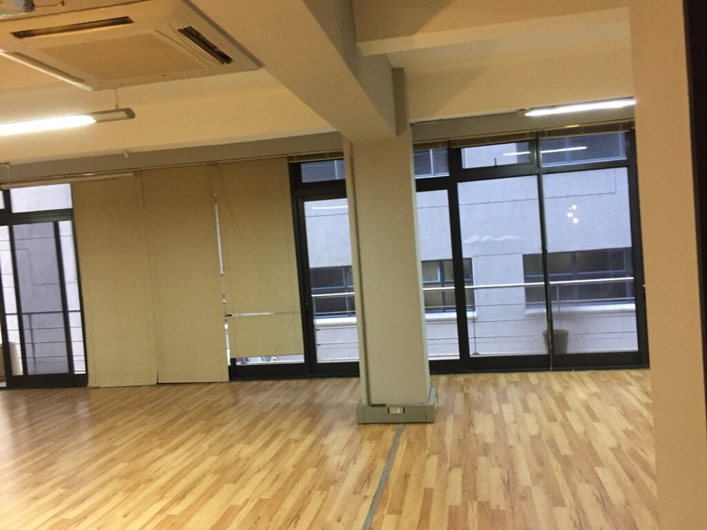 4 Loop Street