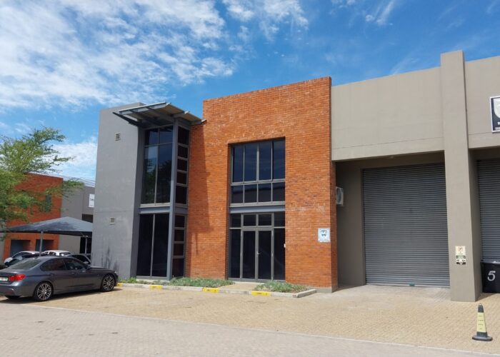 547 m² Warehouse to Rent Stikland