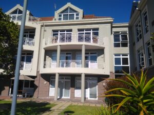 140 m² Office to Rent Century City