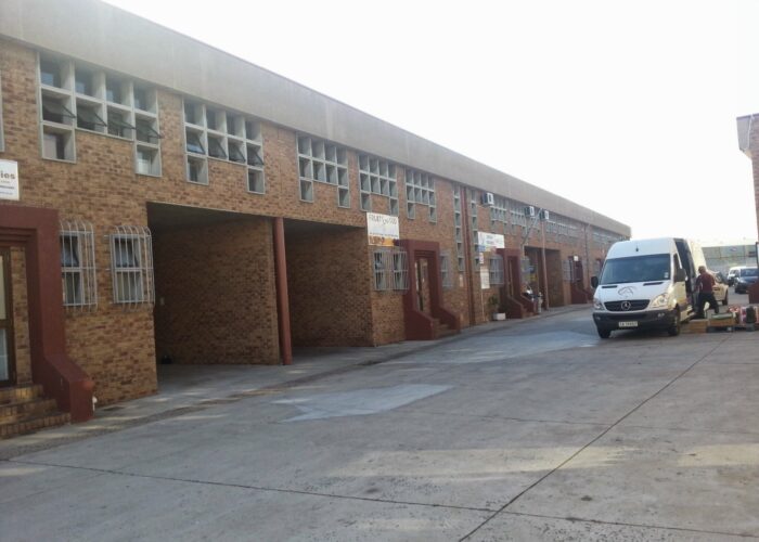 495 m² Warehouse to Rent Montague Gardens