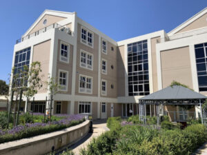 204 m² Office to Rent Waterfront