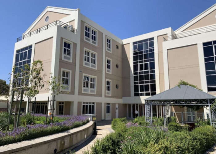 204 m² Office to Rent Waterfront