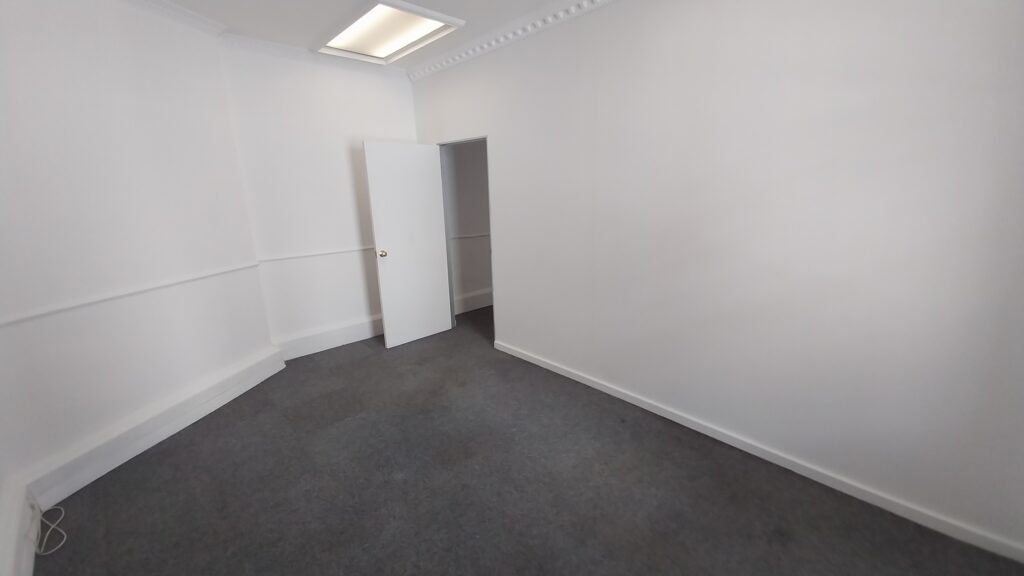 72 - 72 Long Street