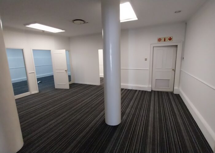 196 m² Office to Rent 72 Long Street