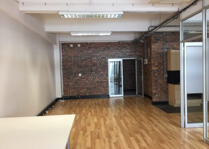 124 m² Office to Let 4 Loop Street