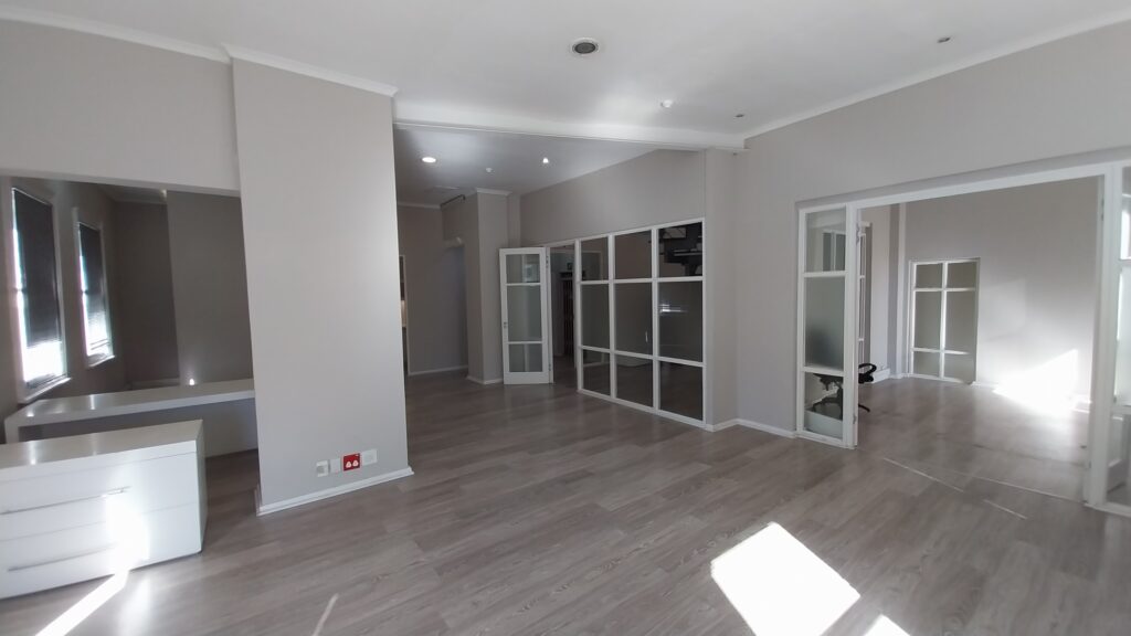 232 m² Office to Let Cape Town CBD - Image 5