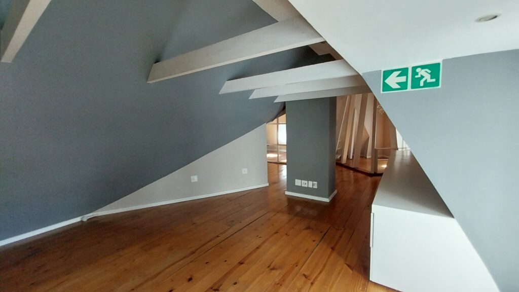 232 m² Office to Let Cape Town CBD - Image 9