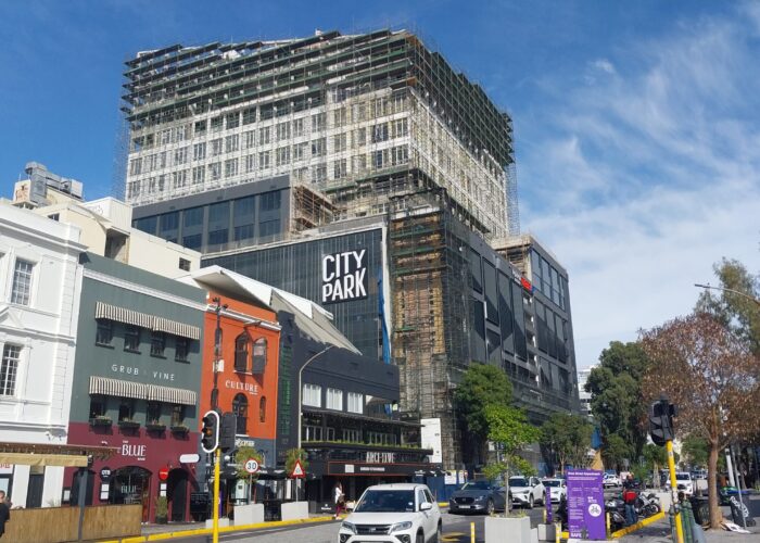 306 m² Office to Let City Park