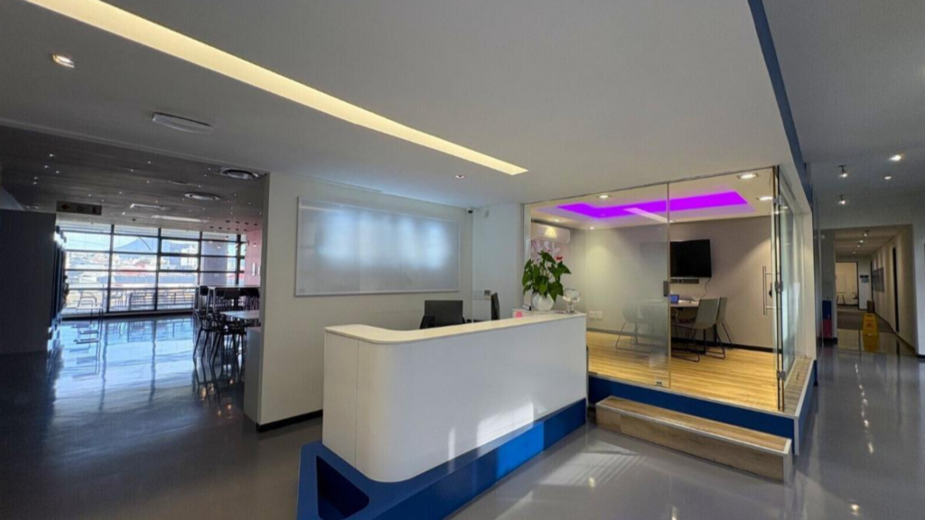 1,236 m² Office to Let Black River Park