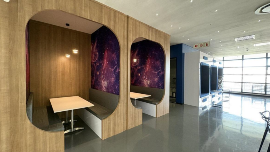 1,236 m² Office to Let Black River Park