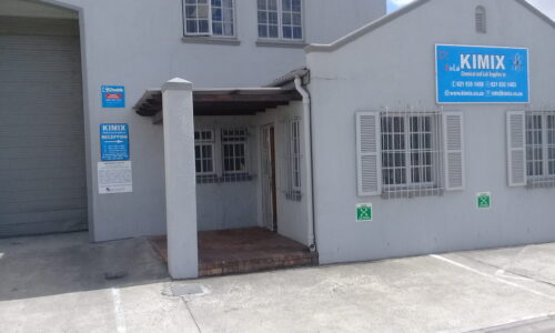204 m² Warehouse to Airport Industria