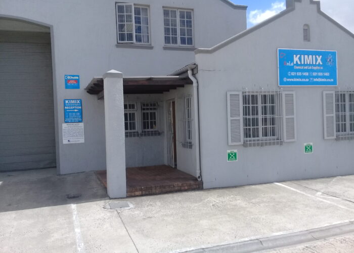 204 m² Warehouse to Airport Industria
