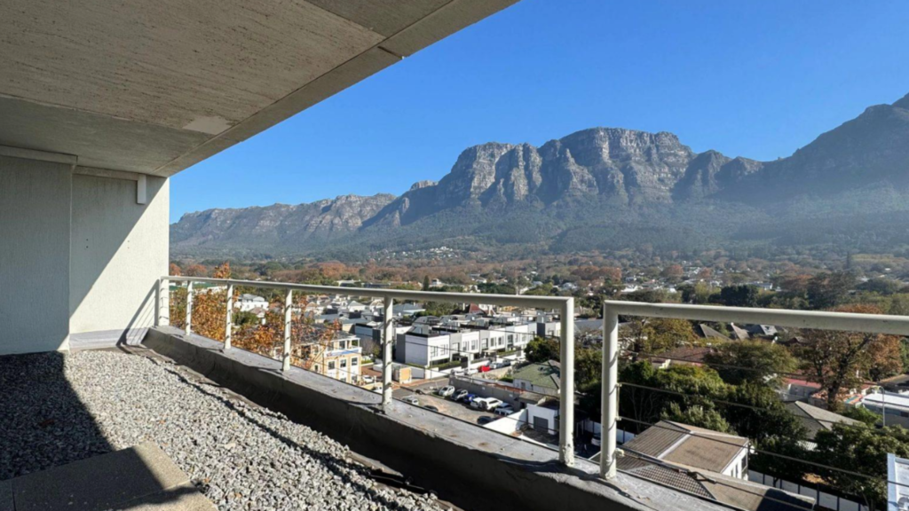 Office to Rent Sunclare Building