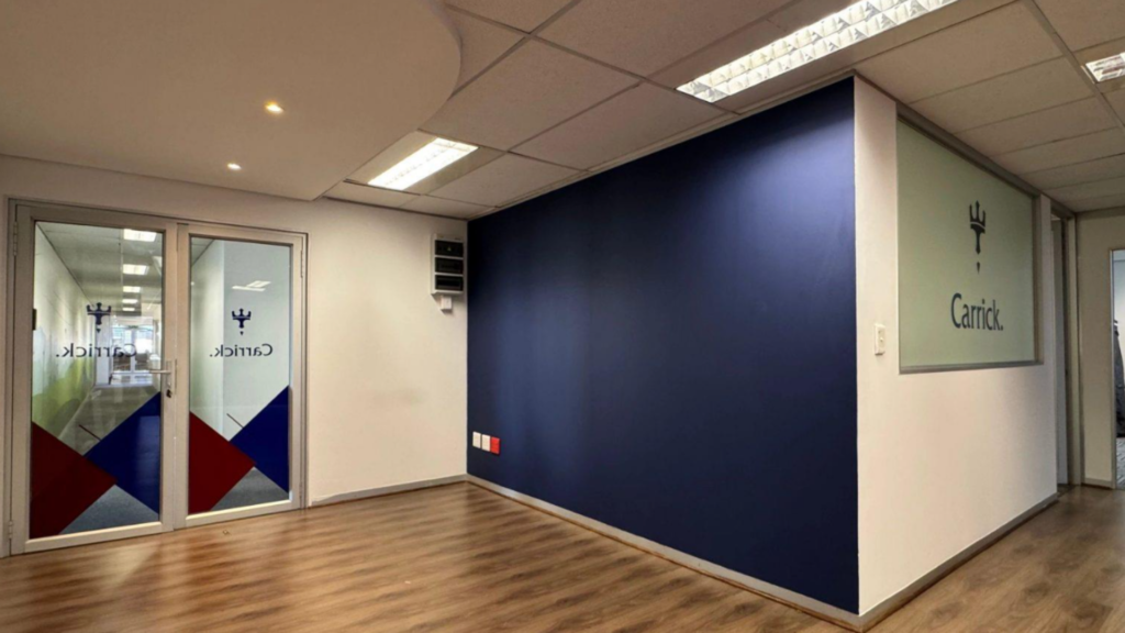 Office to Rent Sunclare Building