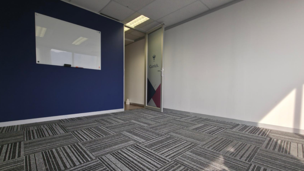 Office to Rent Sunclare Building