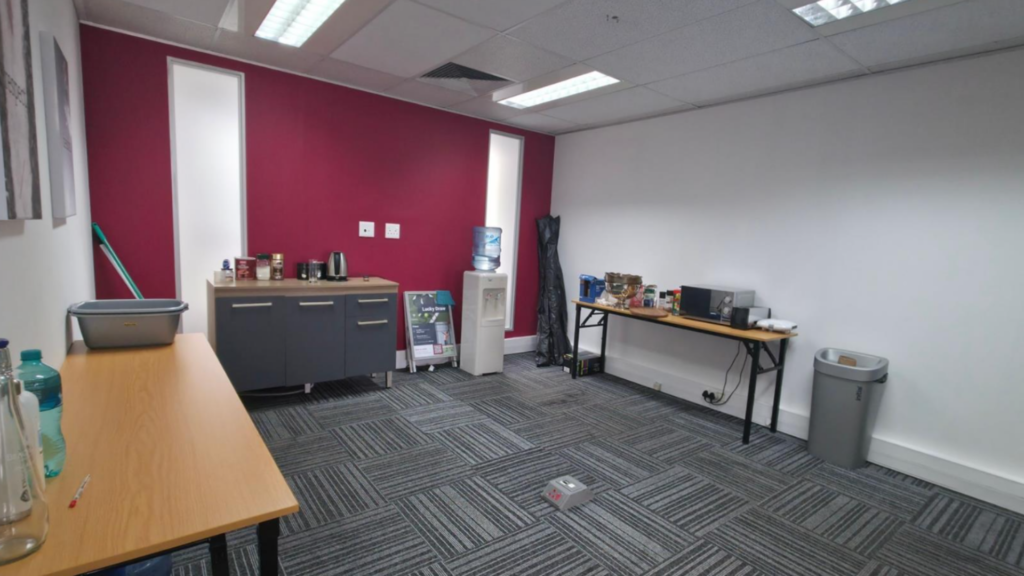 Office to Rent Sunclare Building