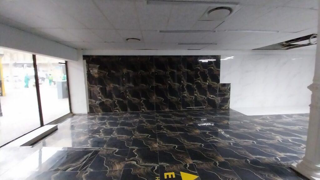 148 m² Retail Space to Rent Cape Town - Image 2