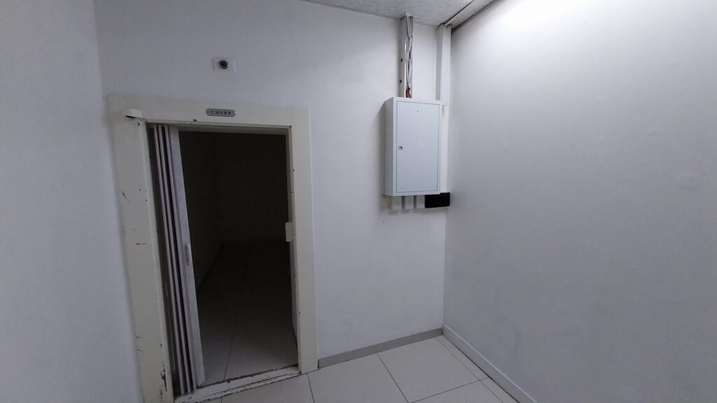 148 m² Retail Space to Rent Cape Town - Image 6